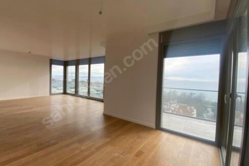 d30b79d3-60b0-4f13-9b72-31a5088390ea