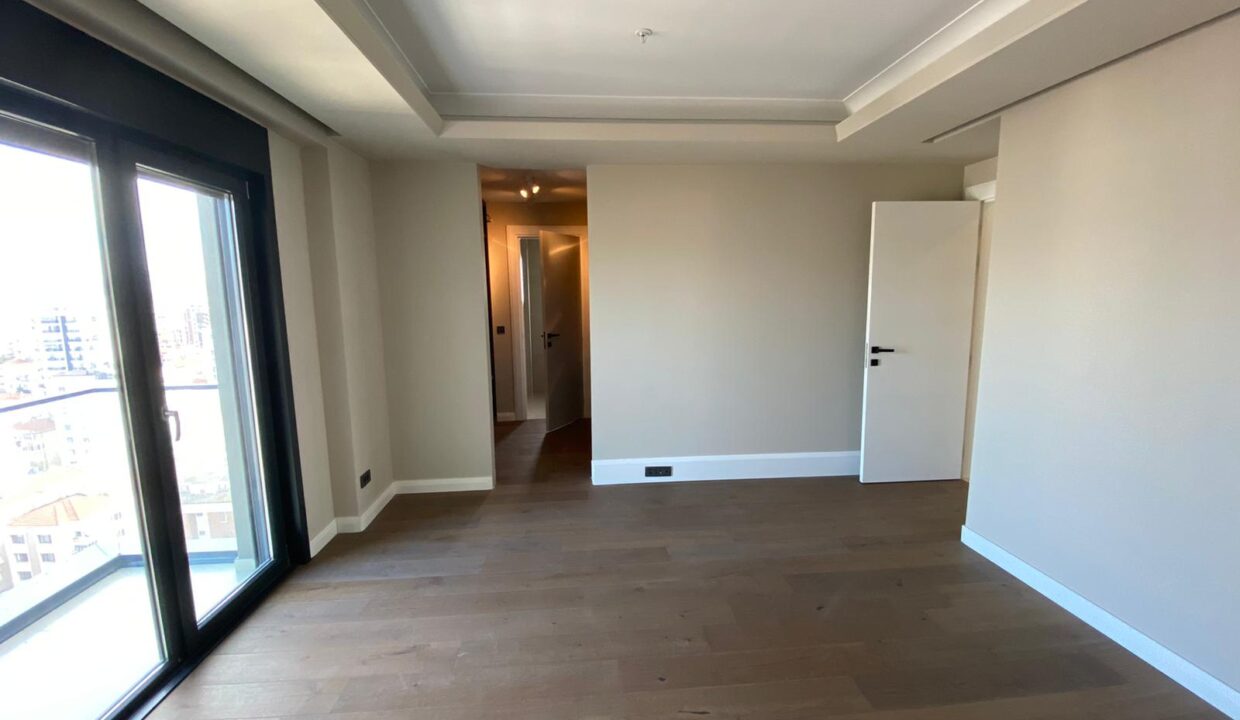 e0499d34-9526-4ce6-9e15-0f89761d83f8