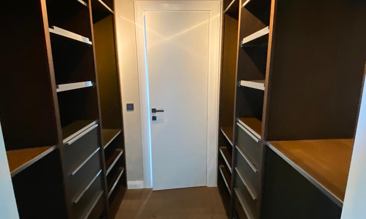 e05fd6c1-368a-4f01-aaa1-33046c6d33cd