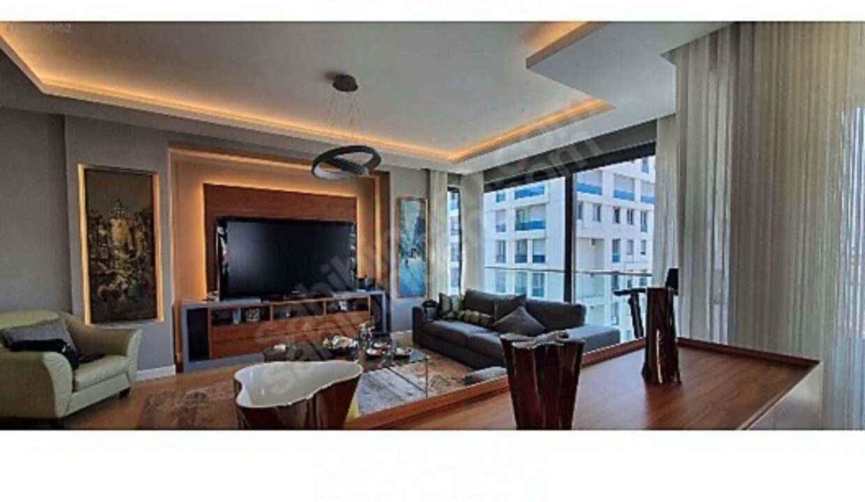 5bfdda9f-4713-4905-a990-2702fbd41b31