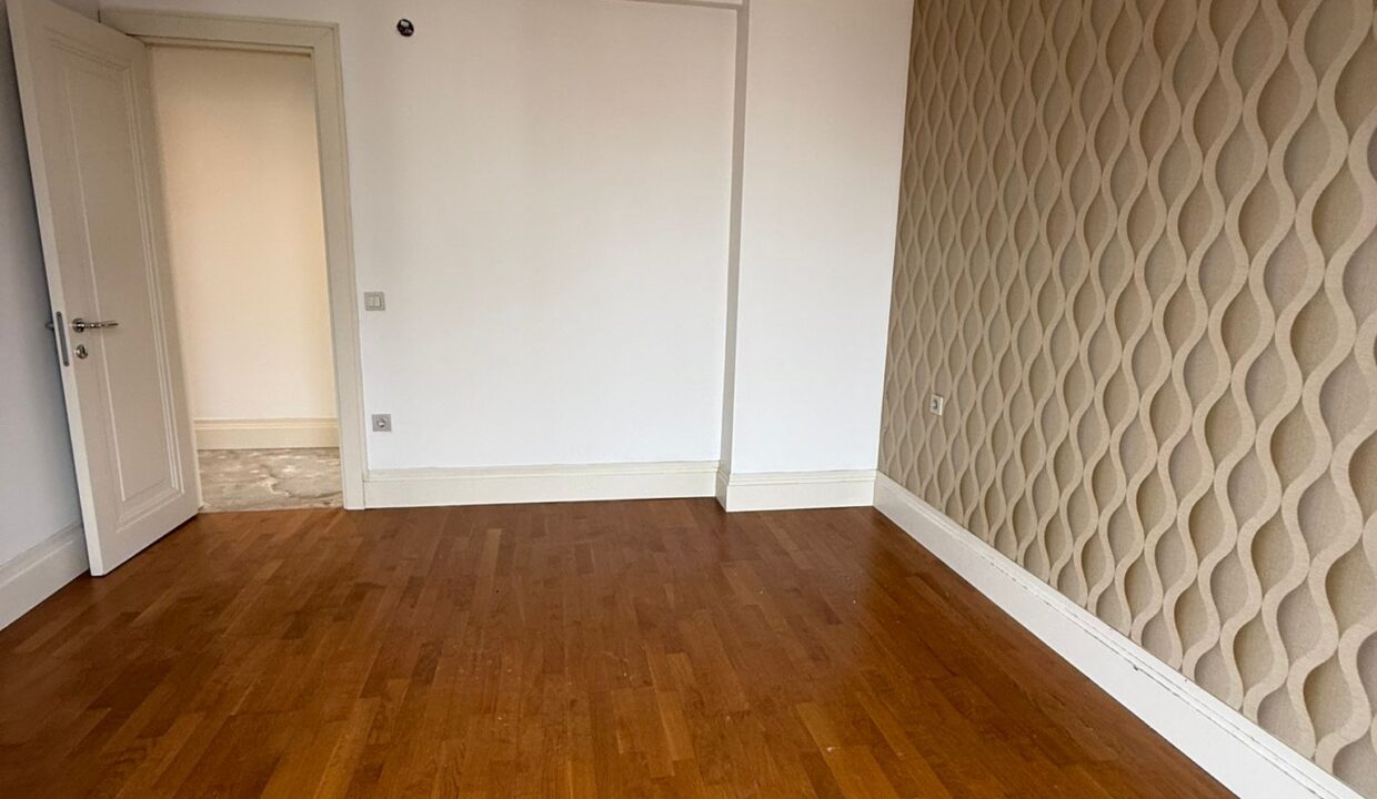 WhatsApp Image 2026-03-05 at 09.41.48 (4)