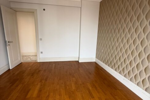 WhatsApp Image 2026-03-05 at 09.41.48 (4)