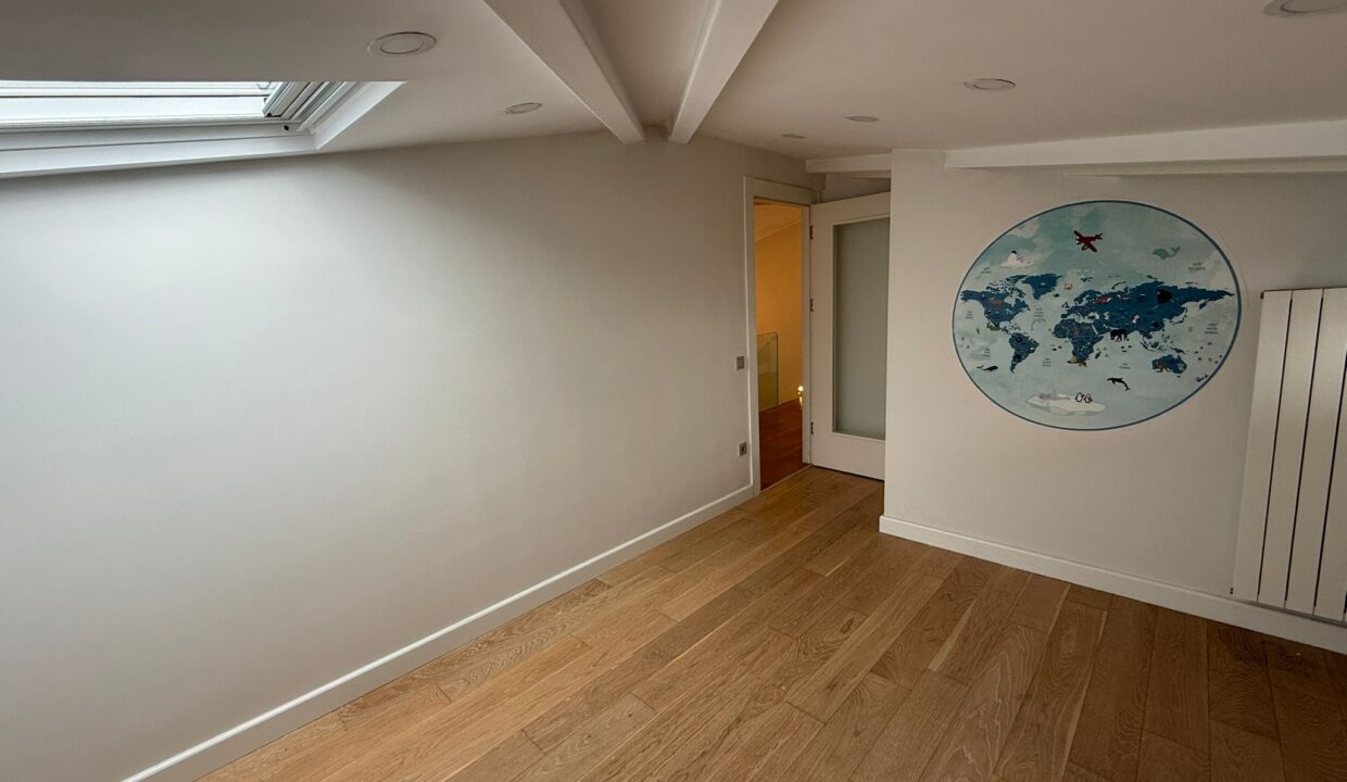 WhatsApp Image 2026-03-05 at 09.41.50